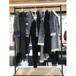 廣州尾貨品牌女裝批發(fā) 統(tǒng)衣服飾從源頭保障產品品質